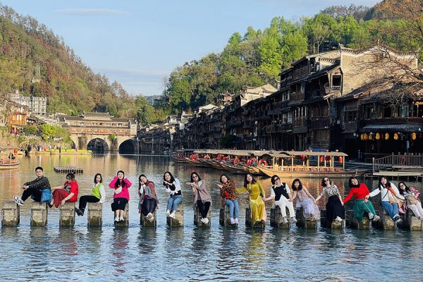 tour du lịch Trung Quốc khám phá Phượng Hoàng Cổ Trấn6n